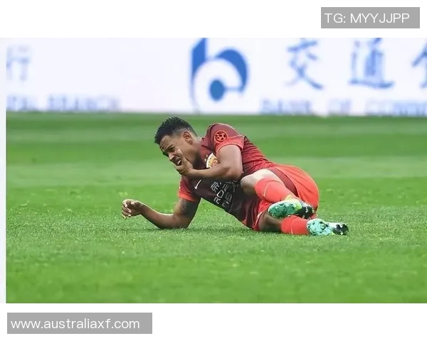 茹萨助攻引领球队逆转胜利展现出色团队合作精神