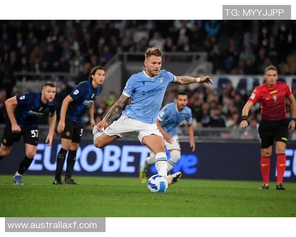 国米逆转AC米兰夺得米兰德比胜利，激烈对抗引发球迷热议