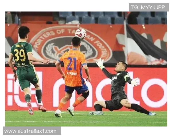 瓦科帽子戏法助力山东泰山勇夺胜利展现球队强大实力