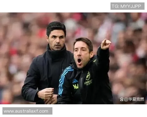 英超球队主教练因战术问题被舆论炮轰，球迷怒斥俱乐部管理水平低劣