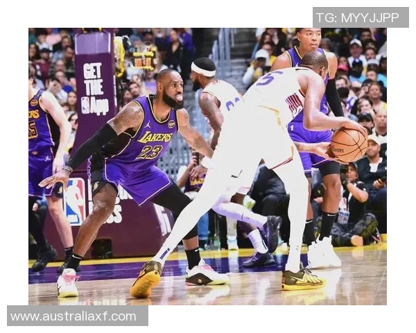 詹姆斯帽子戏法带领湖人逆转太阳,取得四连胜 詹姆斯帽子戏法带领湖人逆转太阳,取得四连胜